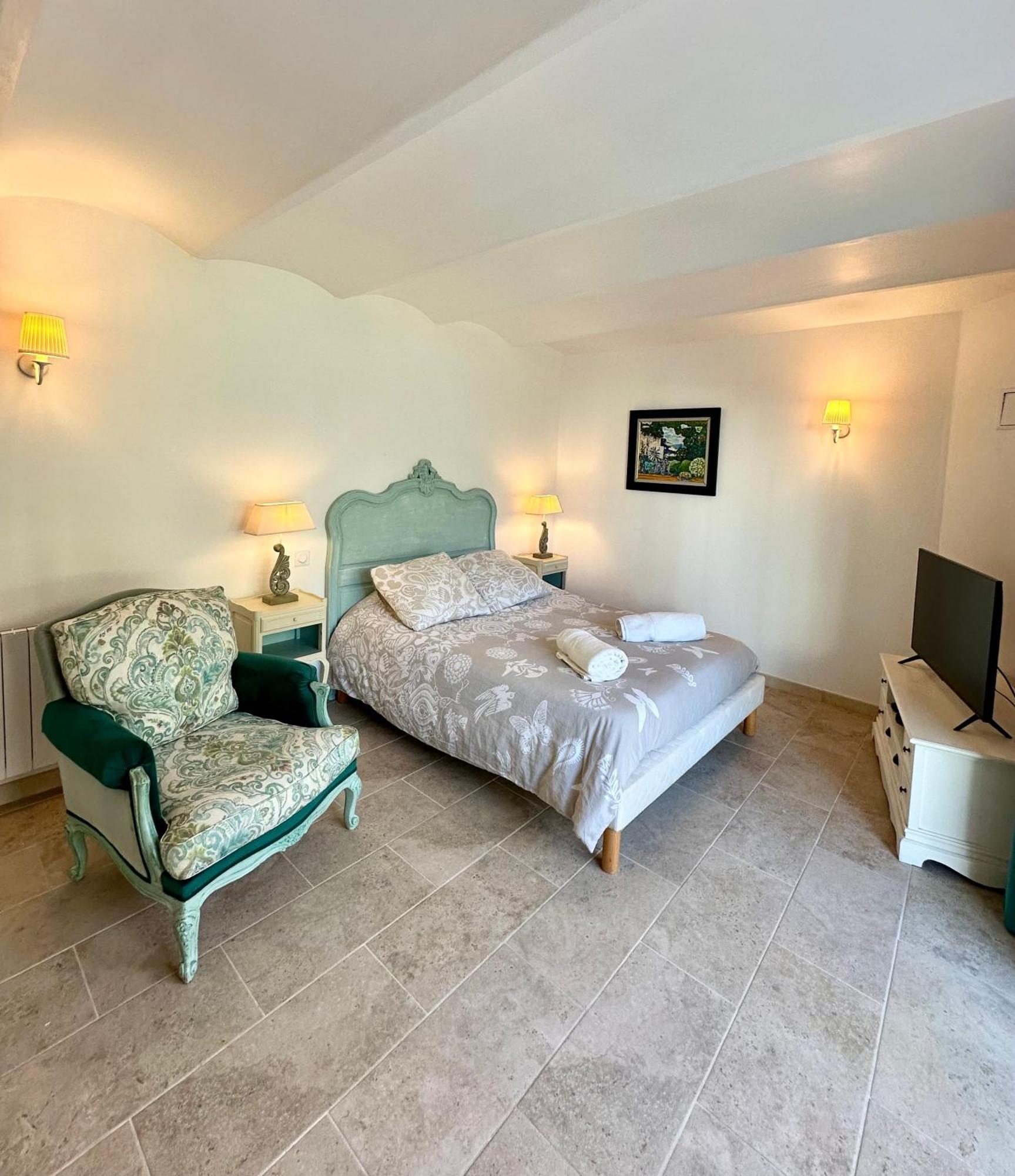T2 Centre-ville Avec Grand Espace - 15mn Des Plages Apartment *